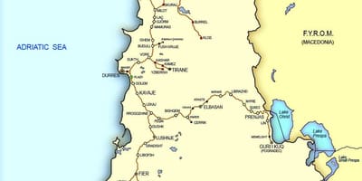 Kaart van Albanië trein